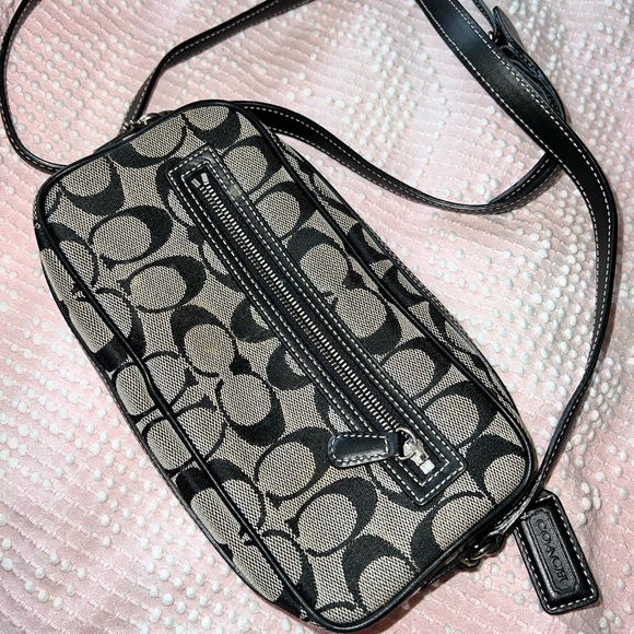 Vintage Coach Crossbody - Picture 1 of 4